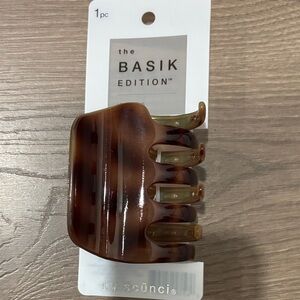Scunci Brown Claw Clip